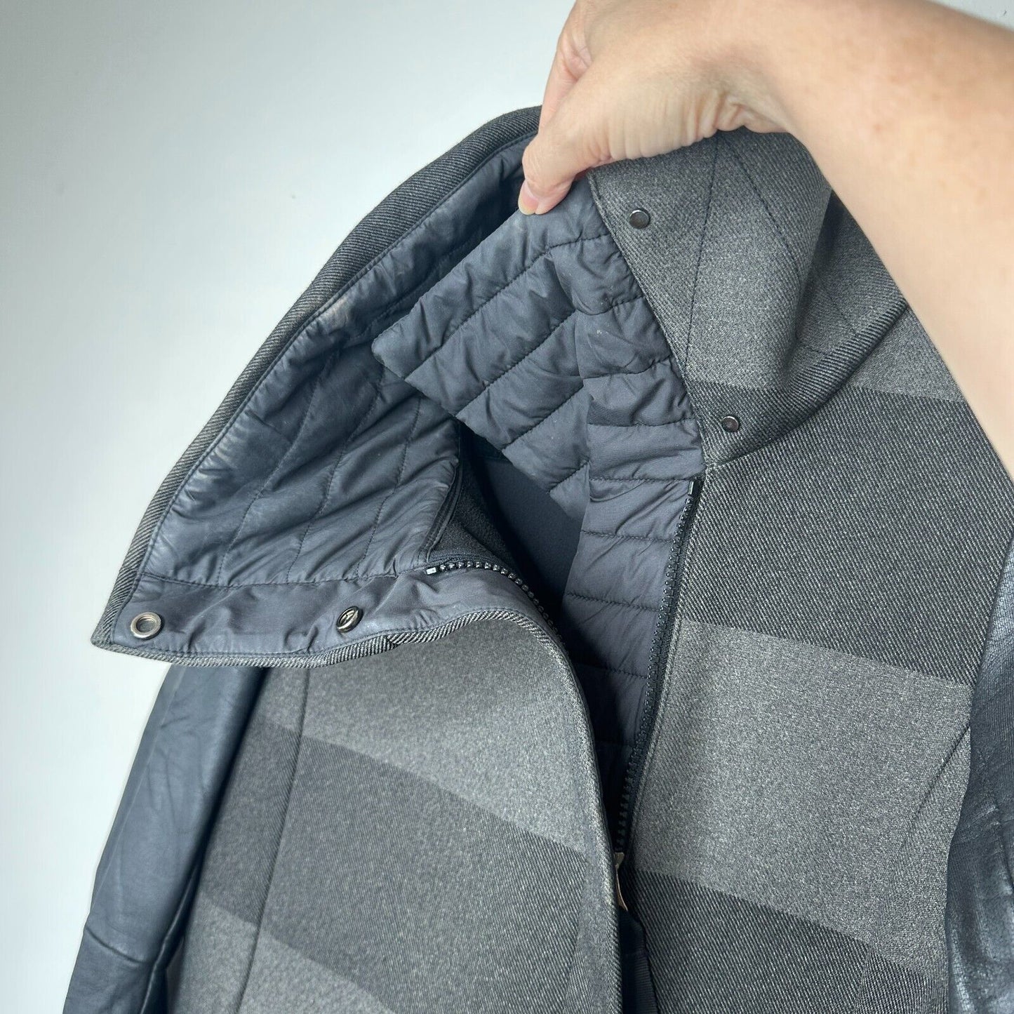 Lululemon Sweet Life Soot Black & Gray Stripe Biker Jacket Water Repel 4