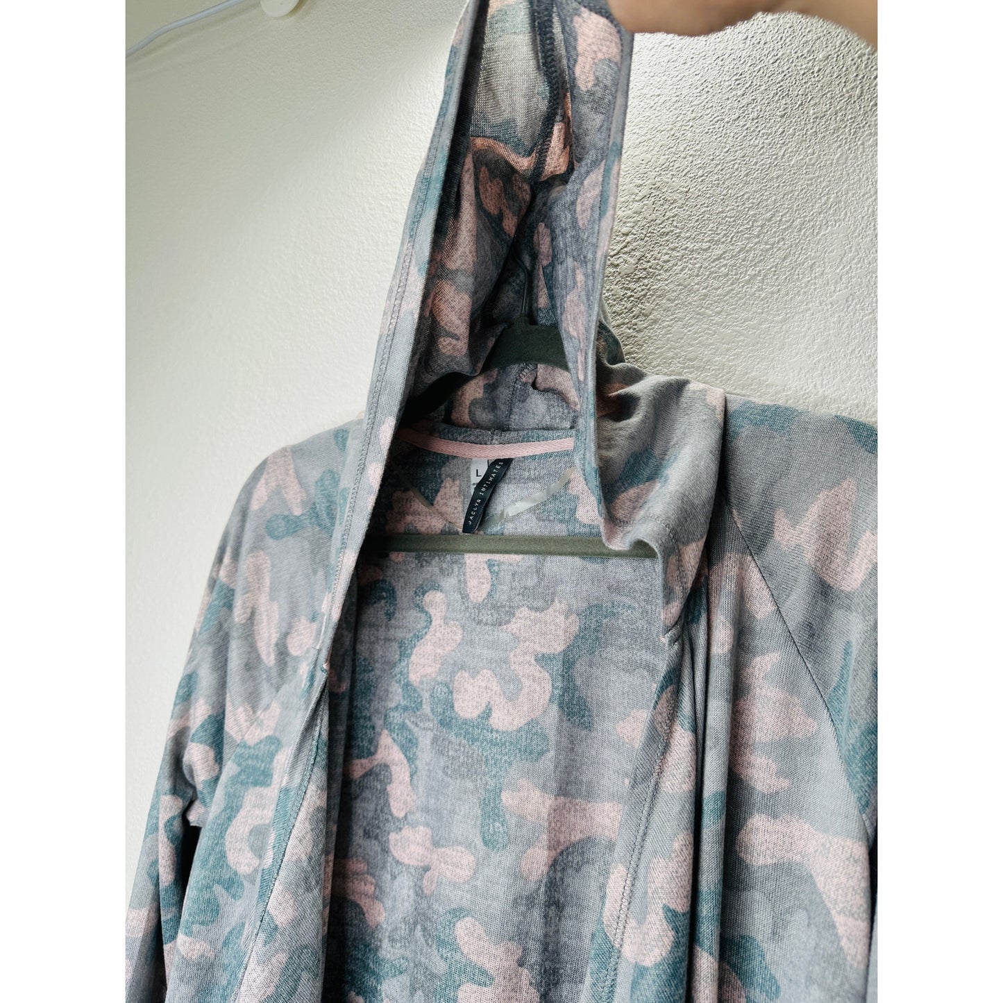 Jacqueline Intimates Blue Teal Pink Camo Hooded Sweater Top L