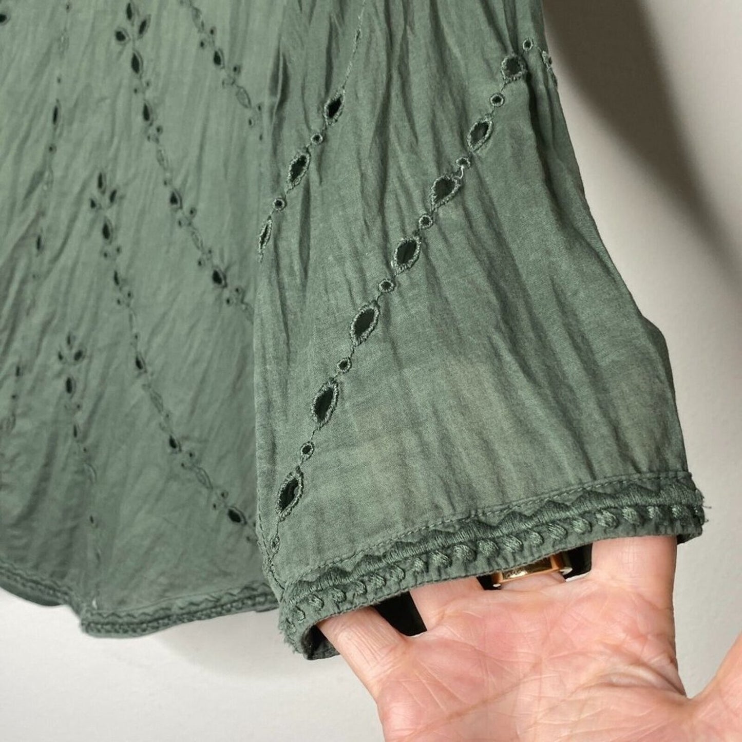 Gap Olive Green Embroidered Eyelet 3/4 Sleeve Crew Neck Blouse Top XS