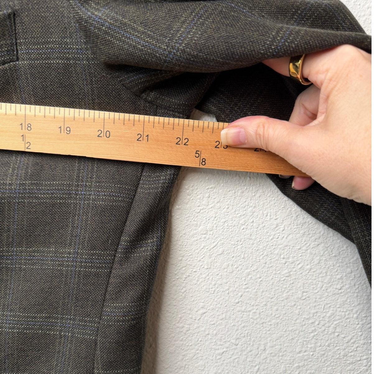 Hugo Boss Men’s 42R Brown Plaid Blazer Sport Coat Jacket