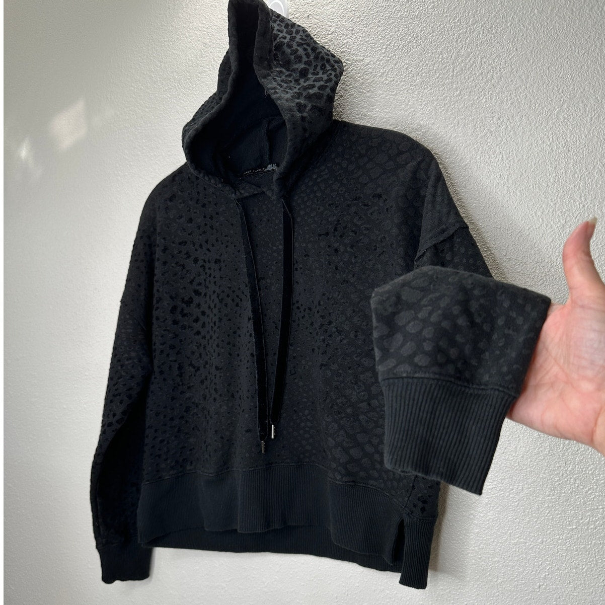 Black Tape Black Hooded Long Sleeve Cheetah Print Embossed Design Hoodie S