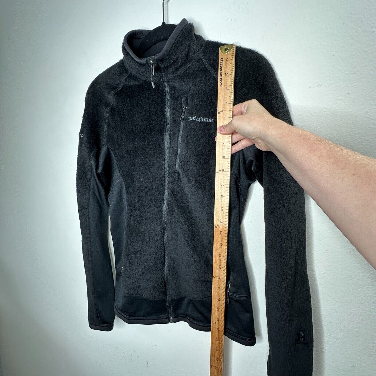 Patagonia Black Fuzzy Long Sleeve Front Full Zip Light Weight Fitted Jacket S