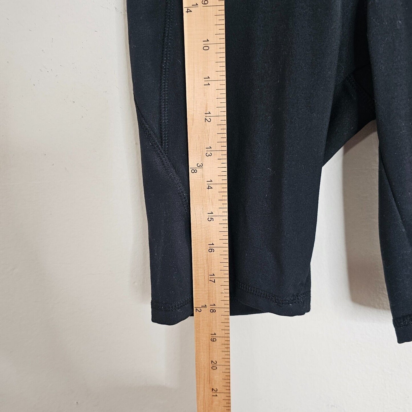 Danskin Black Bike Shorts Side Pockets High Rise Shaping Contour Seams