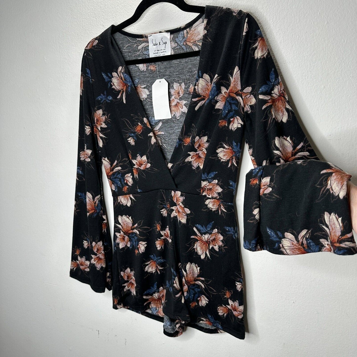 NWT Sadie & Sage Black With Peach Blue Floral Long Bell Sleeve Deep-V Romper S