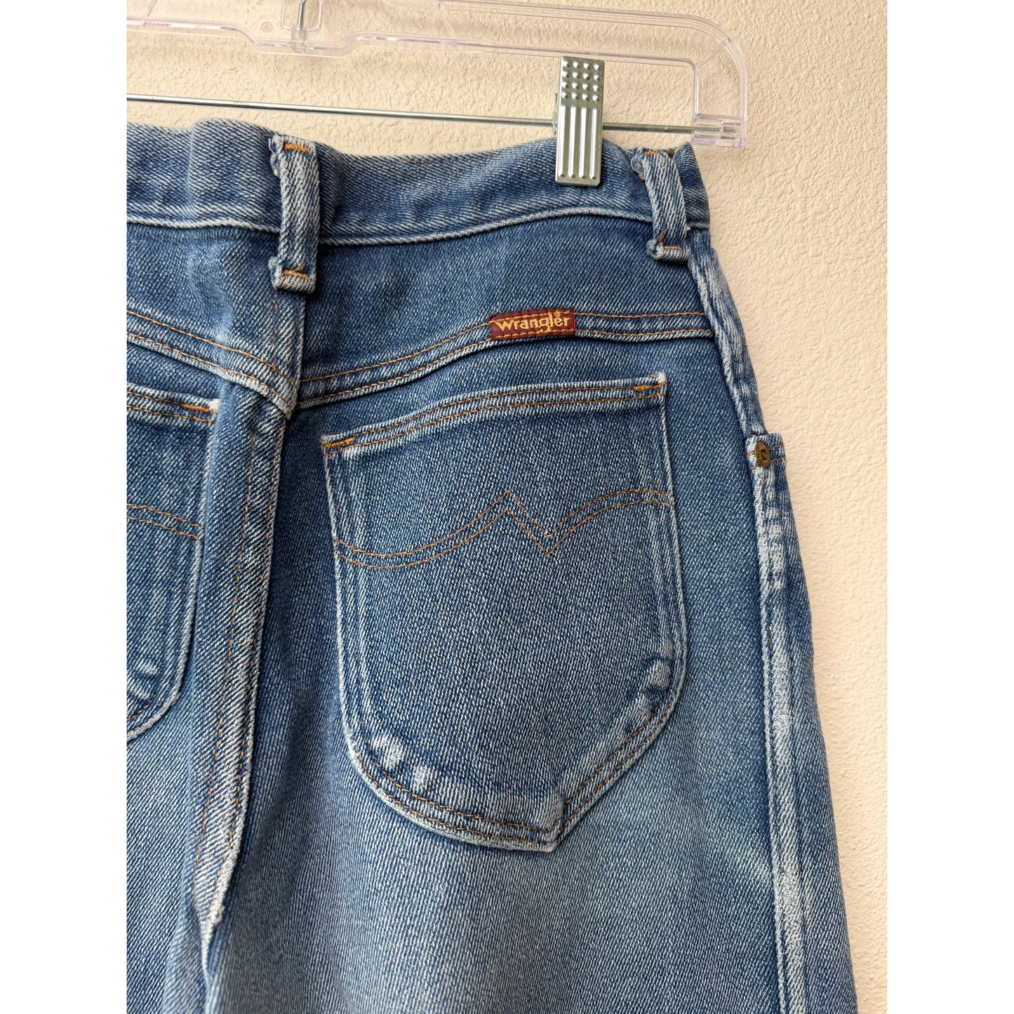 Wrangler Blue High Rise Raw Hem Jeans Women's 26