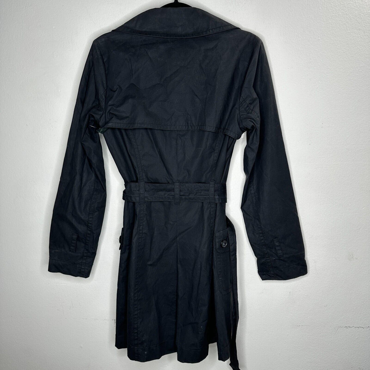 Guess Black Button Down Belted Trench Coat Navy and Green Plaid Interior M