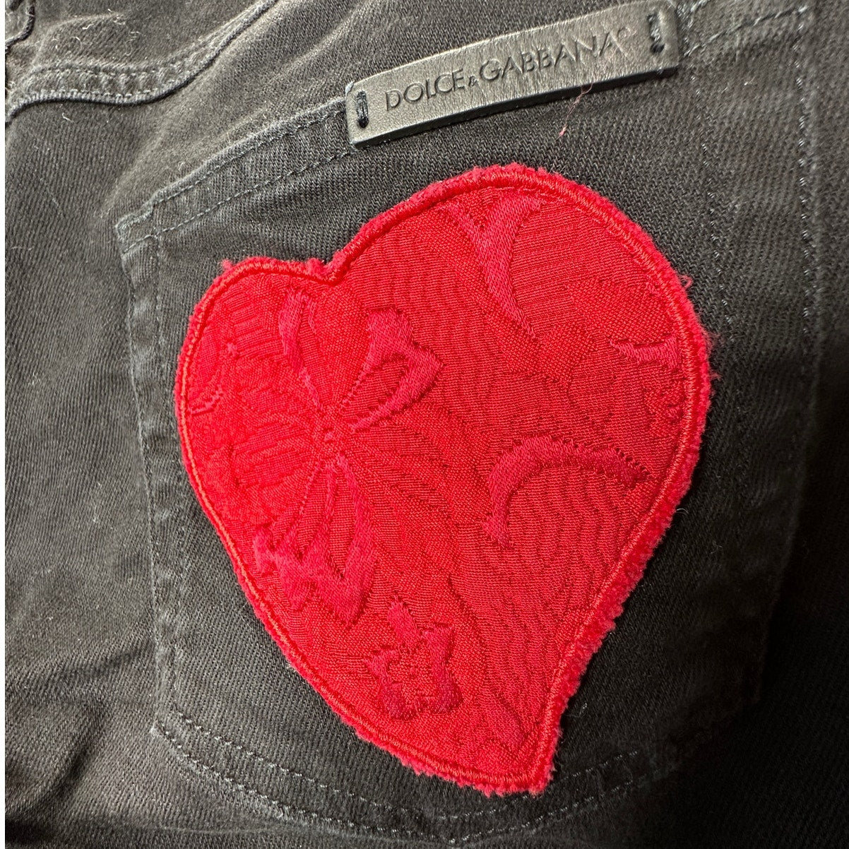 Dolce & Gabbana Black Pretty Skinny Jean Red Patch Hearts on Back 44 / L