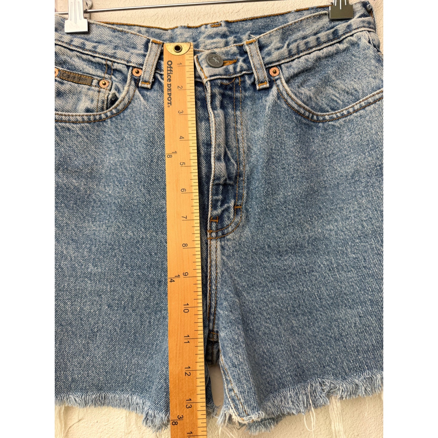 Calvin Klein Medium Wash Cutoff Shorts Womens 6 2/4