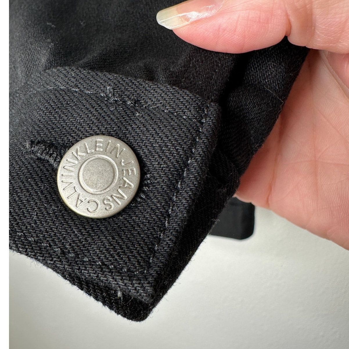 Calvin Klein Jet Black Denim Silver Button Front Collared Crop Jean Jacket M