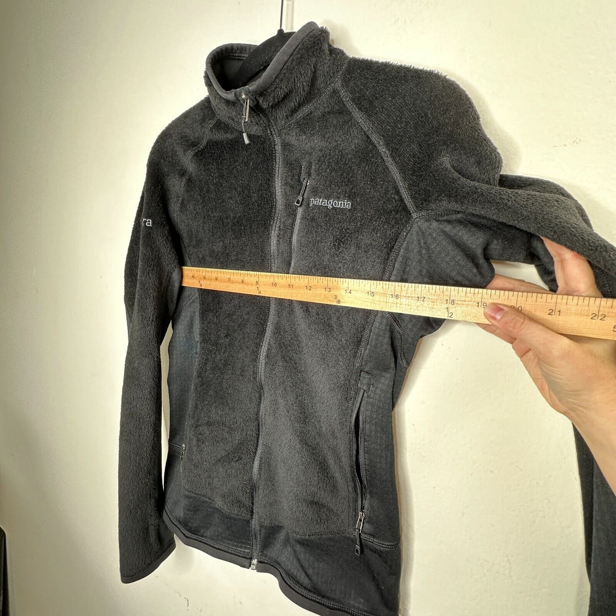 Patagonia Black Fuzzy Long Sleeve Front Full Zip Light Weight Fitted Jacket S