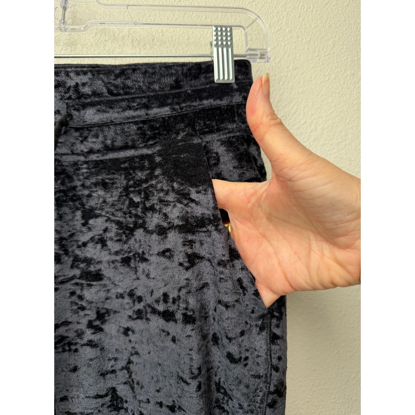 Lululemon Ready to Crush Velvet Jogger Pants Black Women's Size 4
