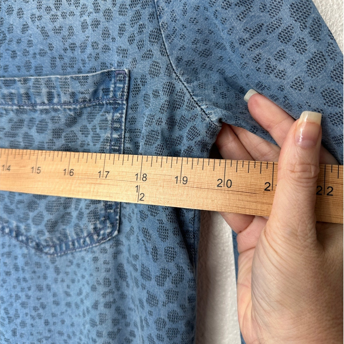 Cloth & Stone Denim Blue Animal Print Button Collared Shirt S