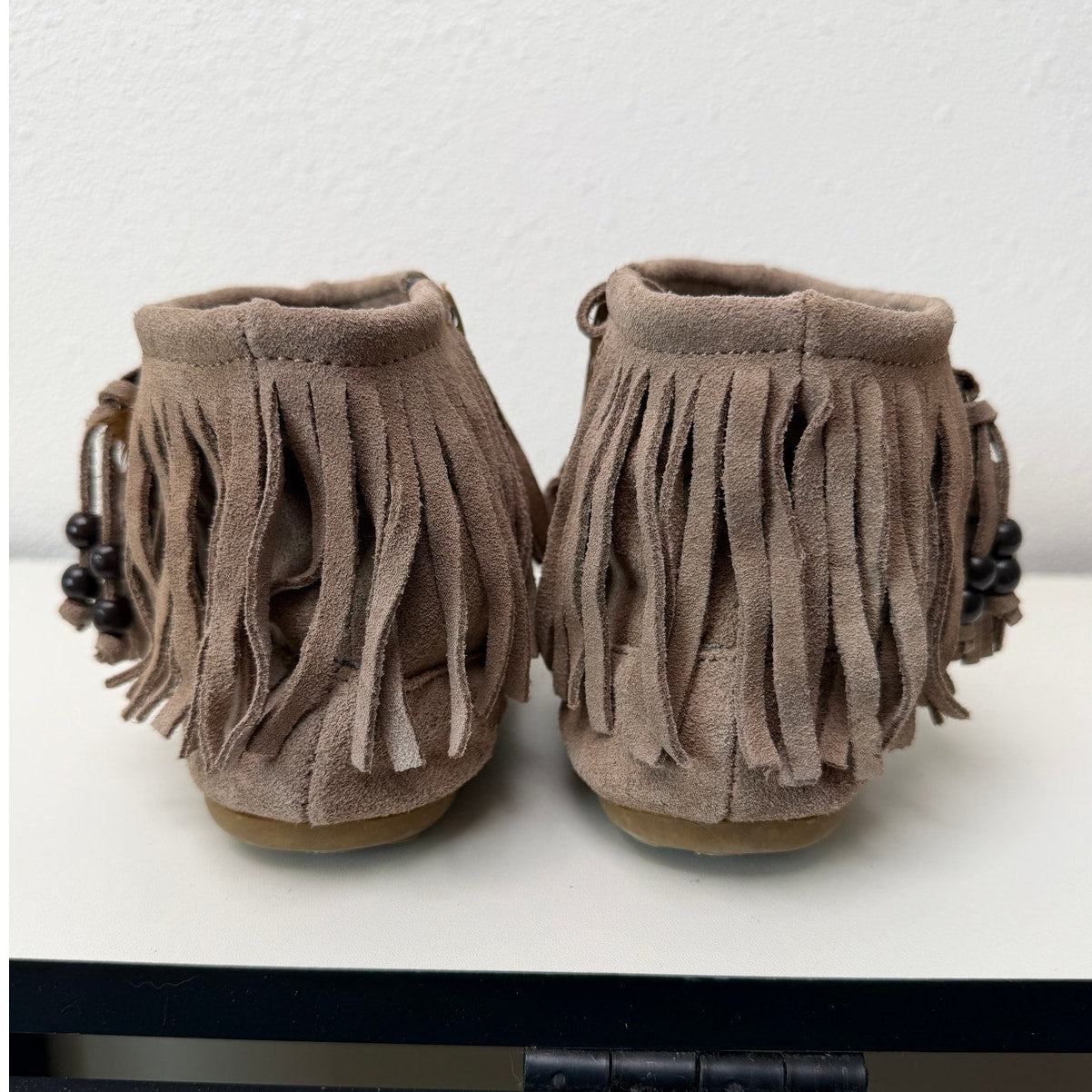 Minnetonka Taupe Suede Fringe Ankle Moccasin Boots Women's Size 8