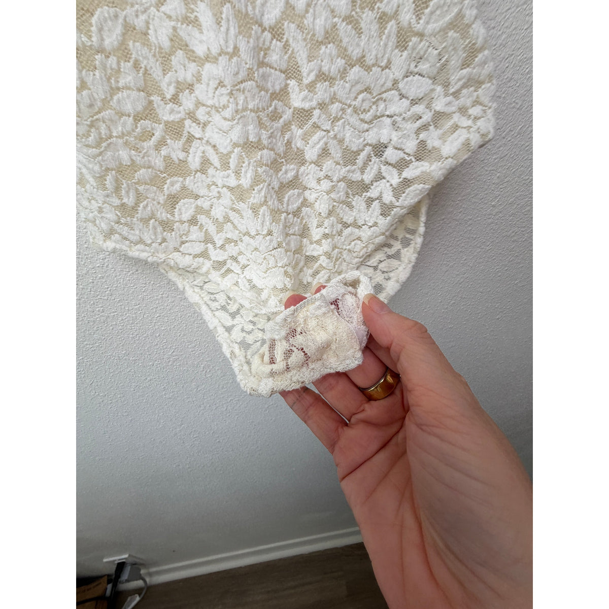 Zara Ivory Floral Lace V Neck Bodysuit Women M