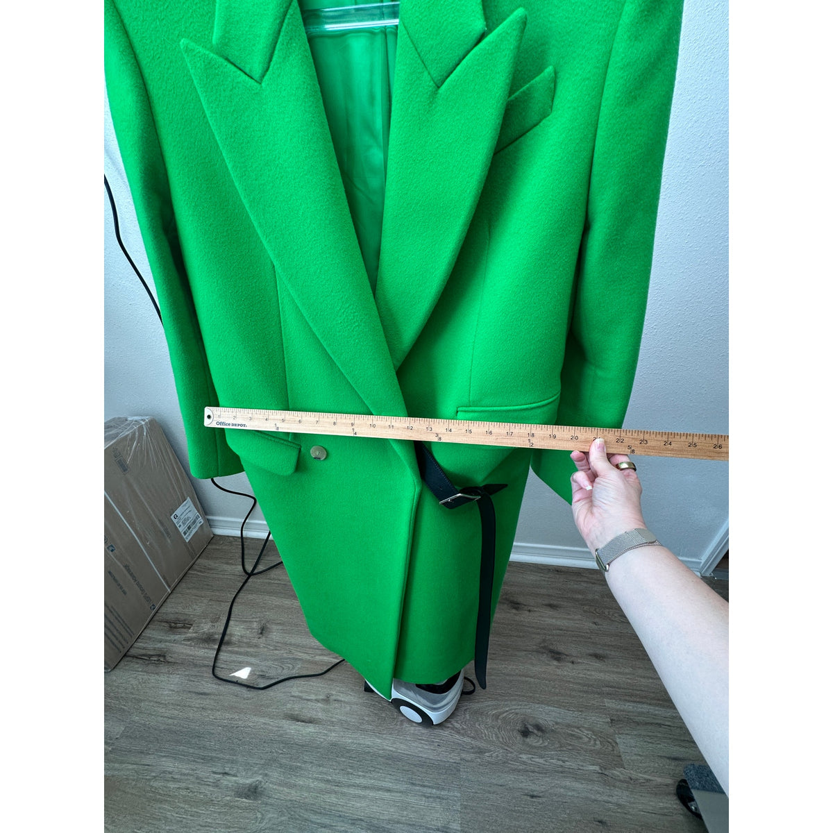 Alexander McQueen Lime Green Fitted Wool Coat Made in Italy 8