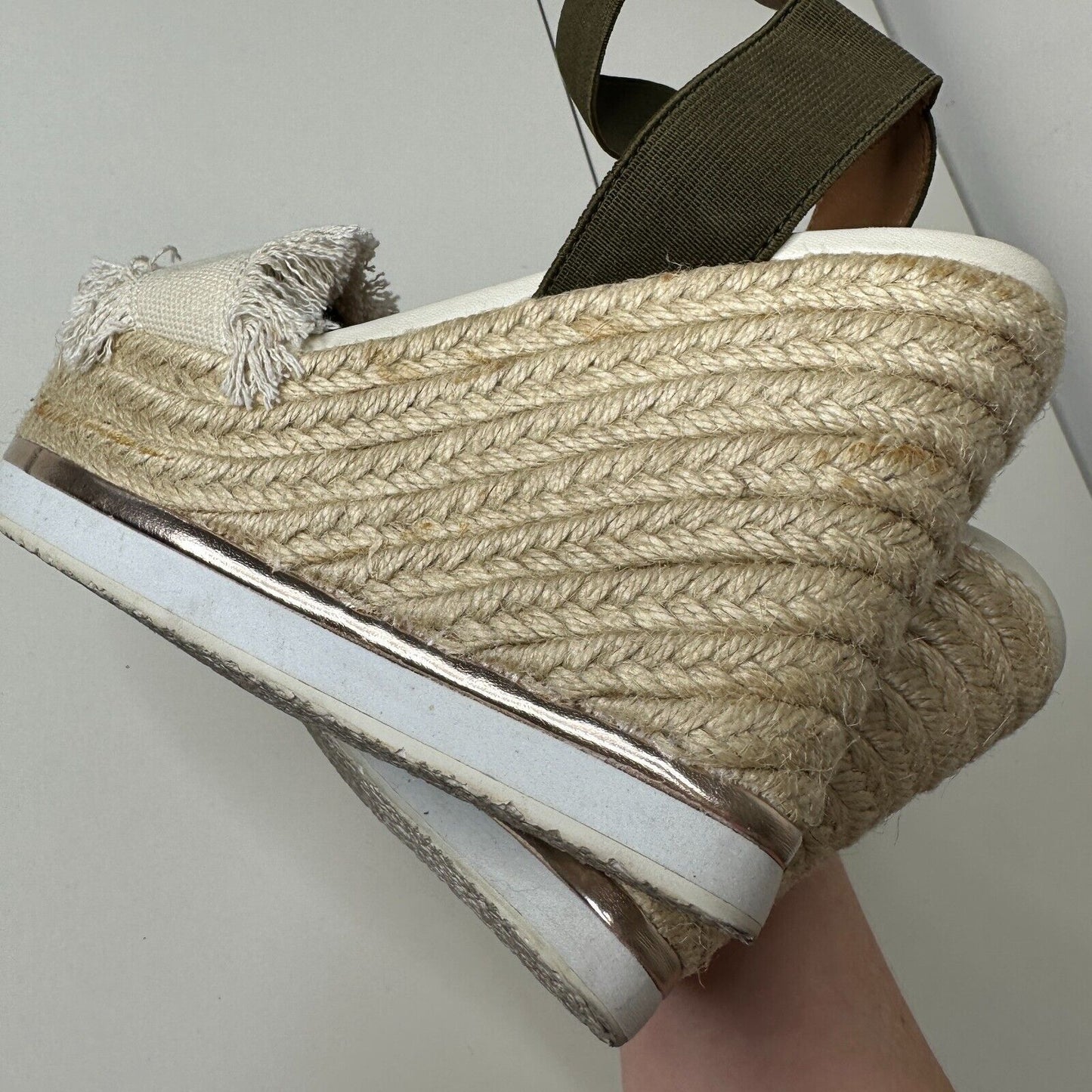 Steve Madden Venus Wedge Beige Fringed Canvas Green Ankle Espadrille Wedges 5.5