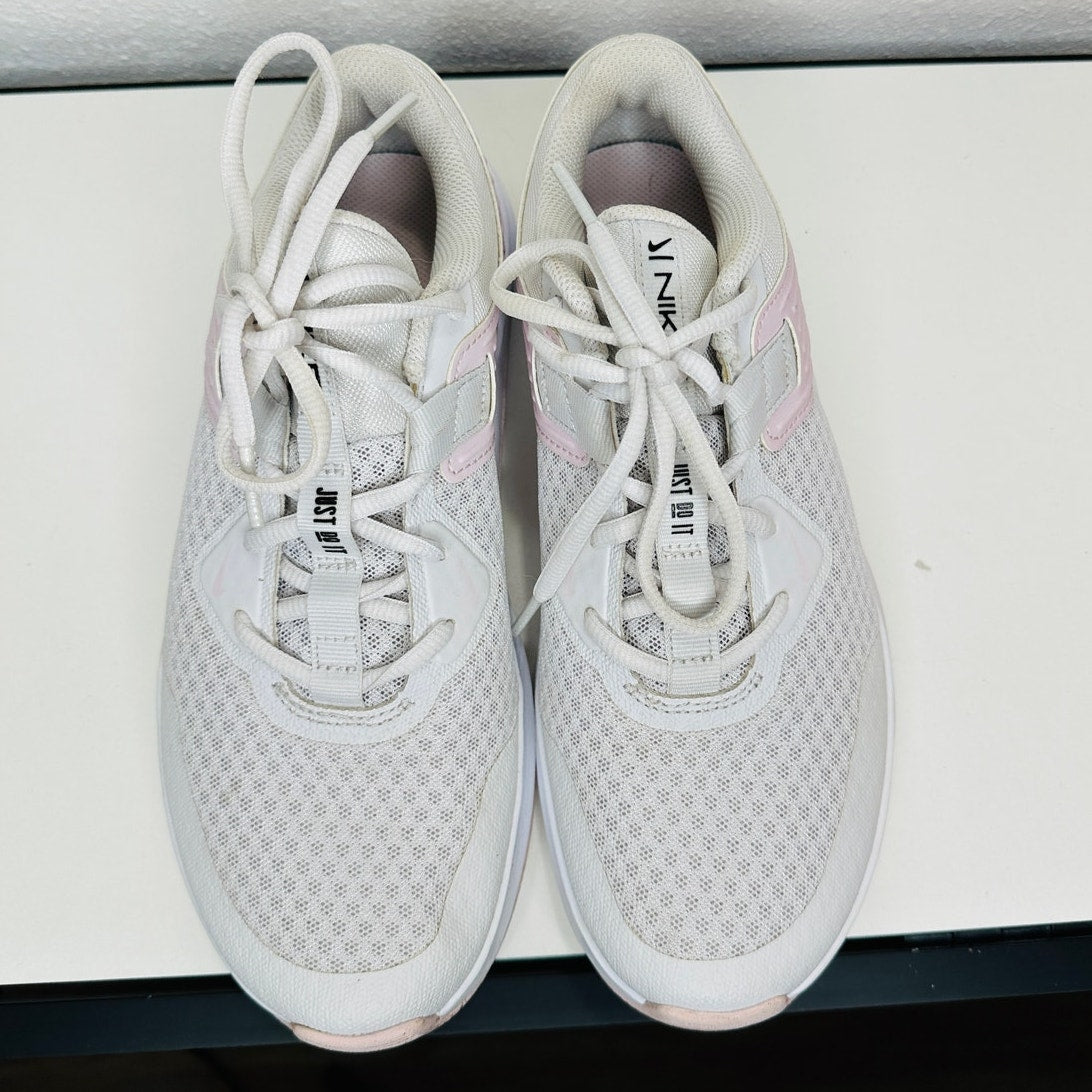 Nike MC Trainer Platinum Metallic Silver & Pink Training Sneakers 8.5