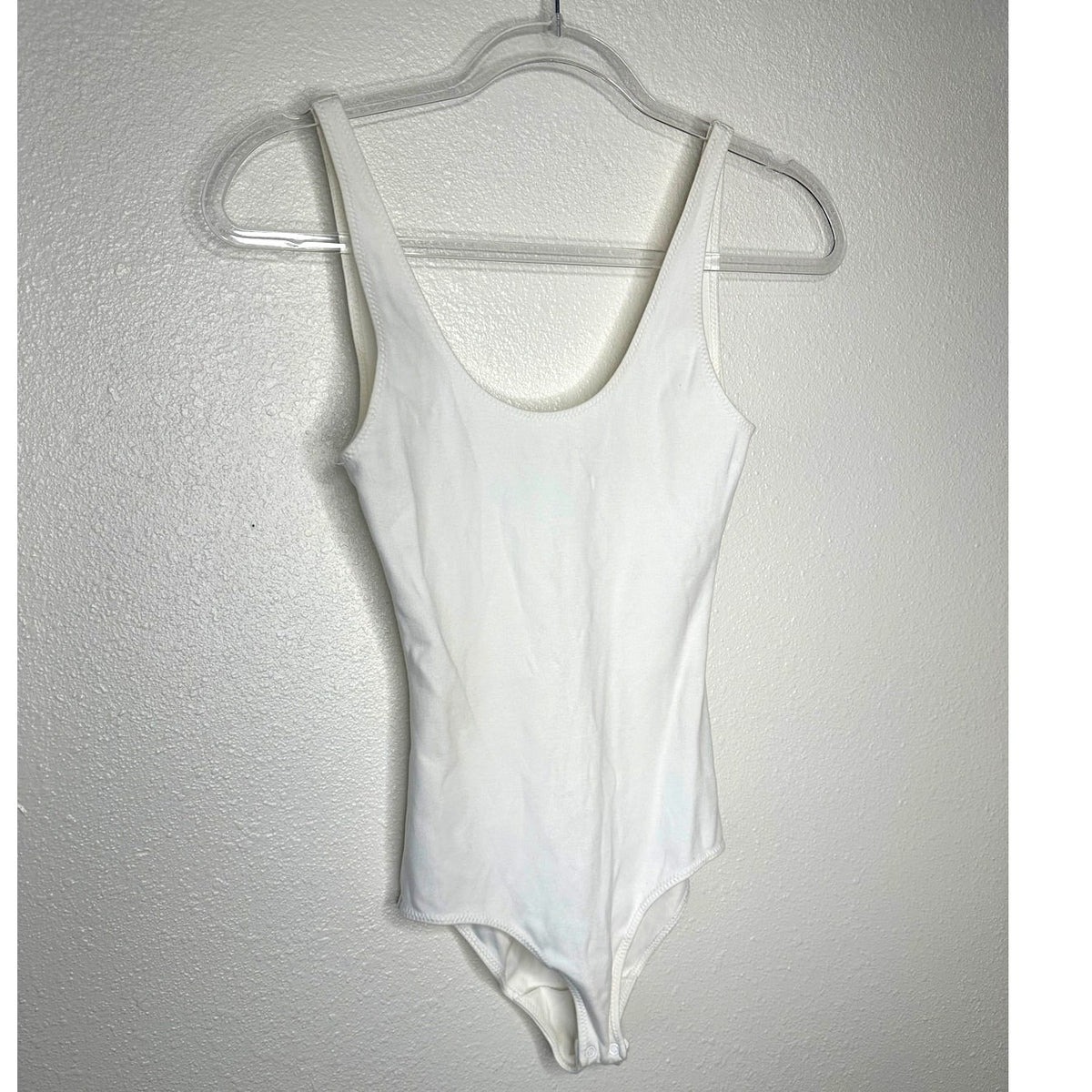 Wilfred Free White U-Neck Bodysuit XS Aritzia Minimalist Thin Stretch