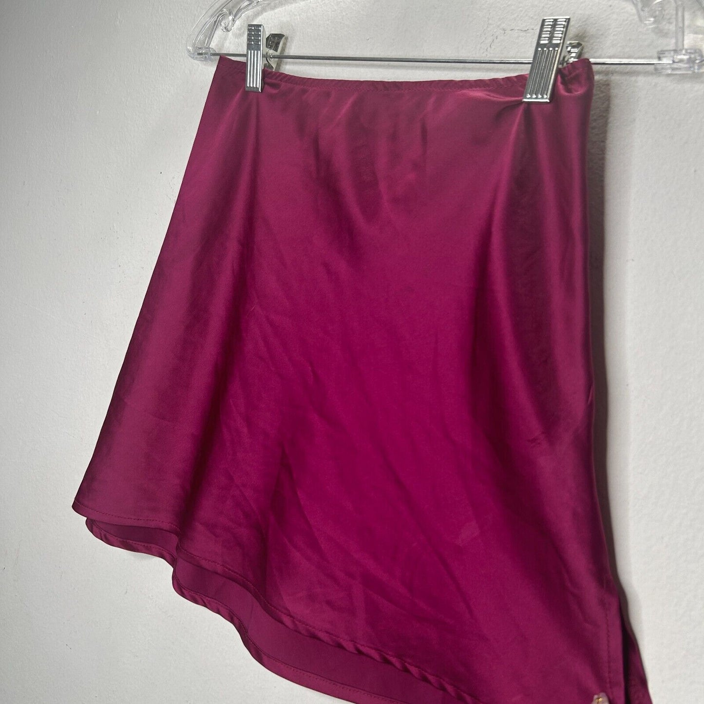 Magenta Satin Side-Zip Flowy Mini Skirt with Side Slit S