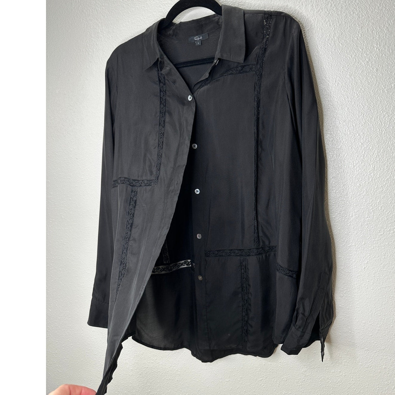 Rails Mona in Black Crepe Lace Long Sleeve Button Collared Shirt L