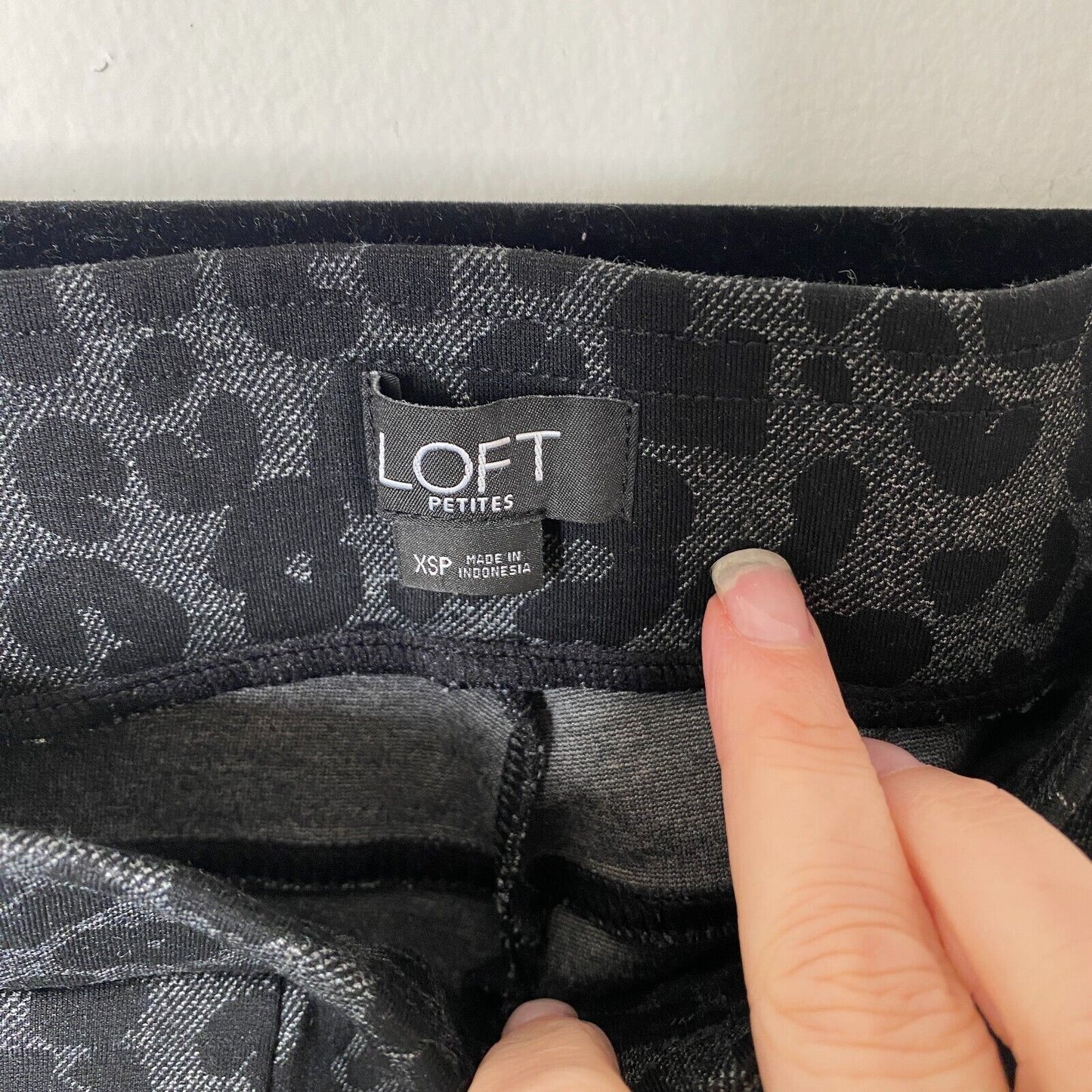 Loft Black and Gray Muted Leopard Print Ponte Leggings Jeggings High Waist XSP