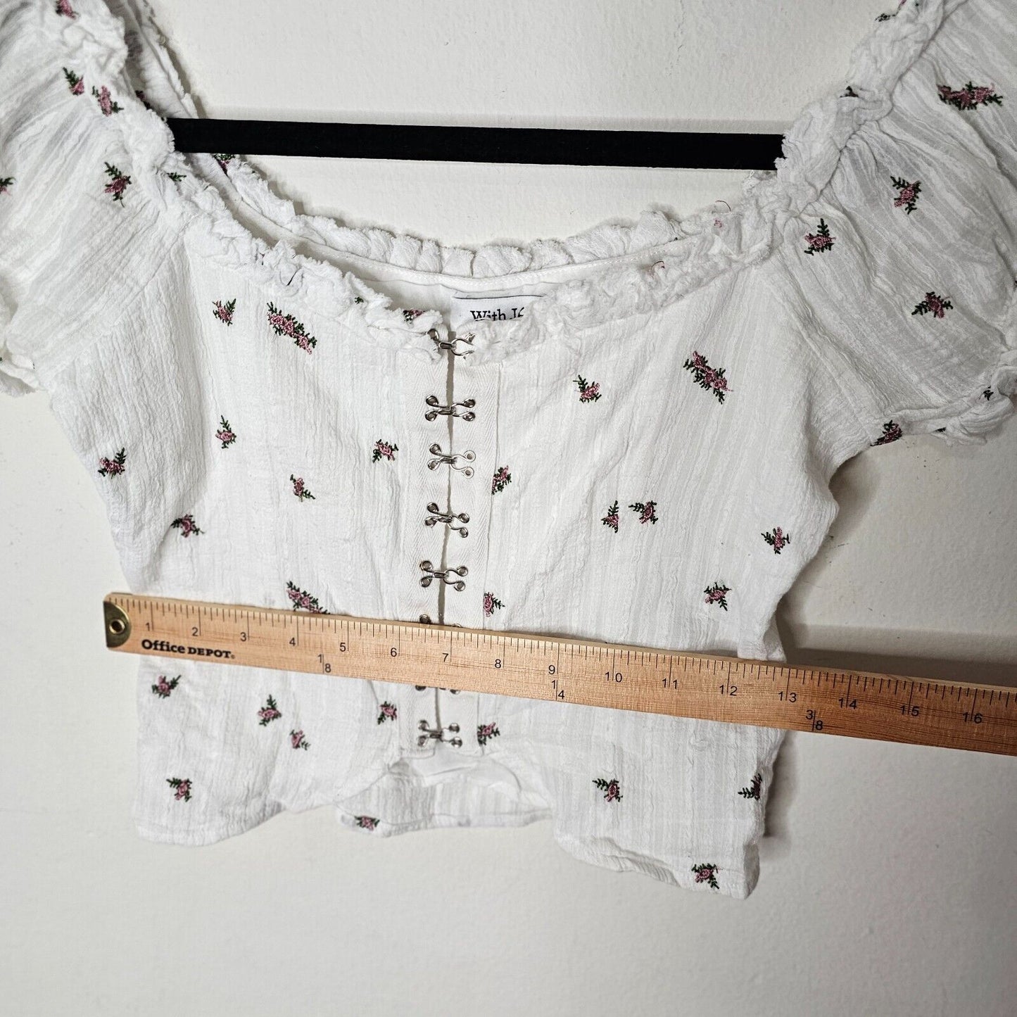 With Jean White Gauze Exposed Hook and Eye Floral Puff Off Shoulder Crop Top XS