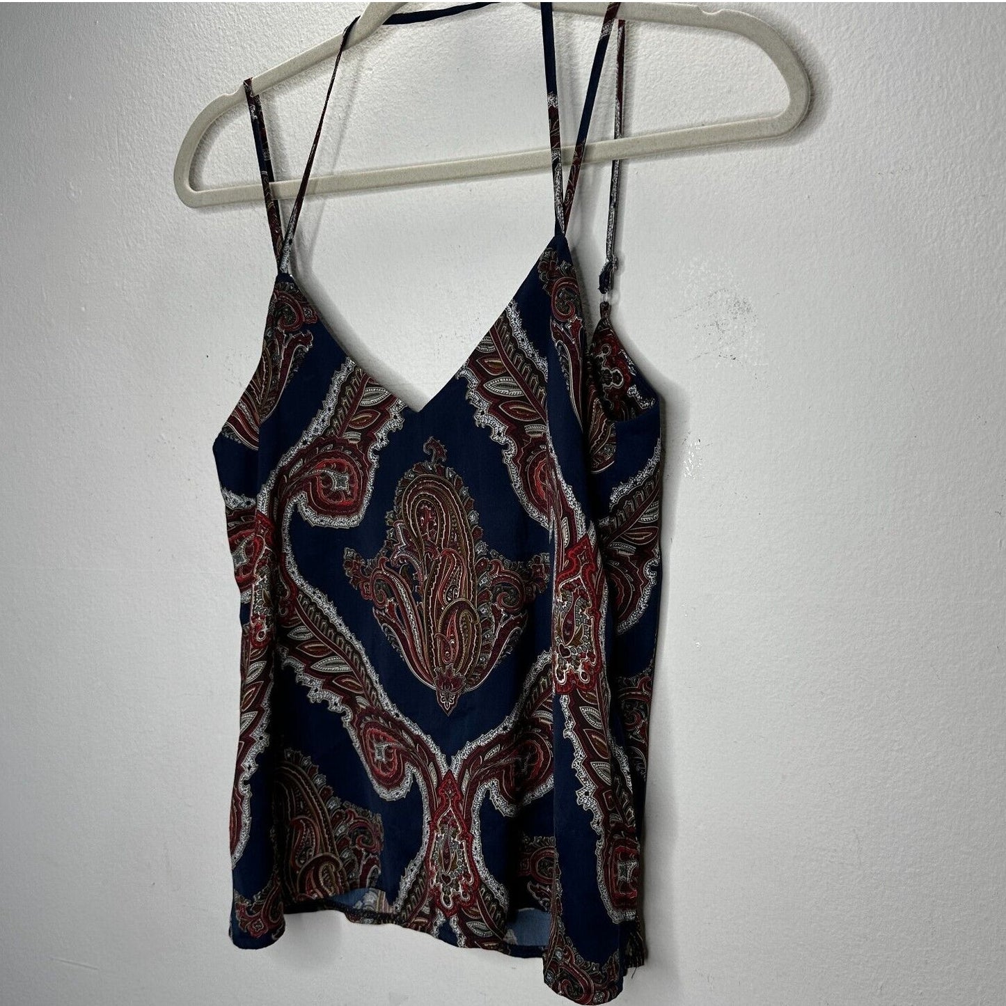 Missguided Blue Red and White Paisley Design VNeck Strappy V-Back Flowy Blouse 6