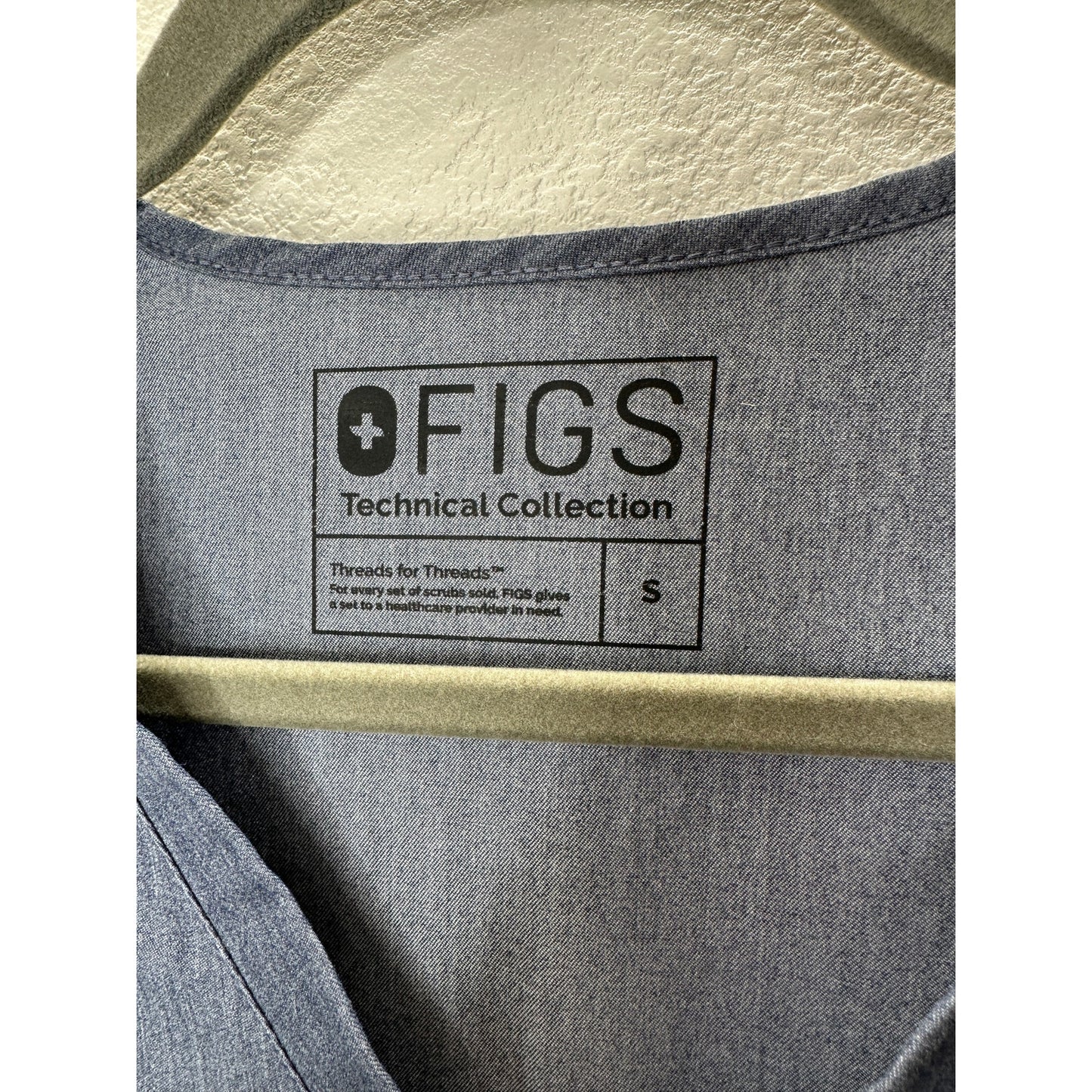 Blue Denim Casma 3 Pocket Classic Fit V-Neck Scrub Top S