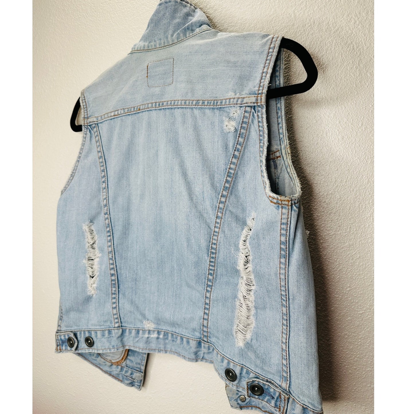Hurley Light Wash Distressed Denim Sleeveless Button Vest S