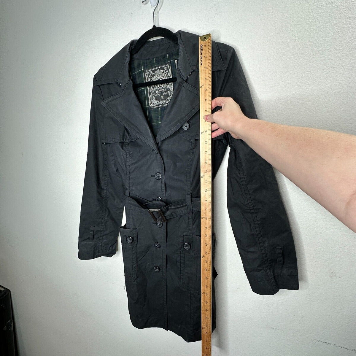 Guess Black Button Down Belted Trench Coat Navy and Green Plaid Interior M