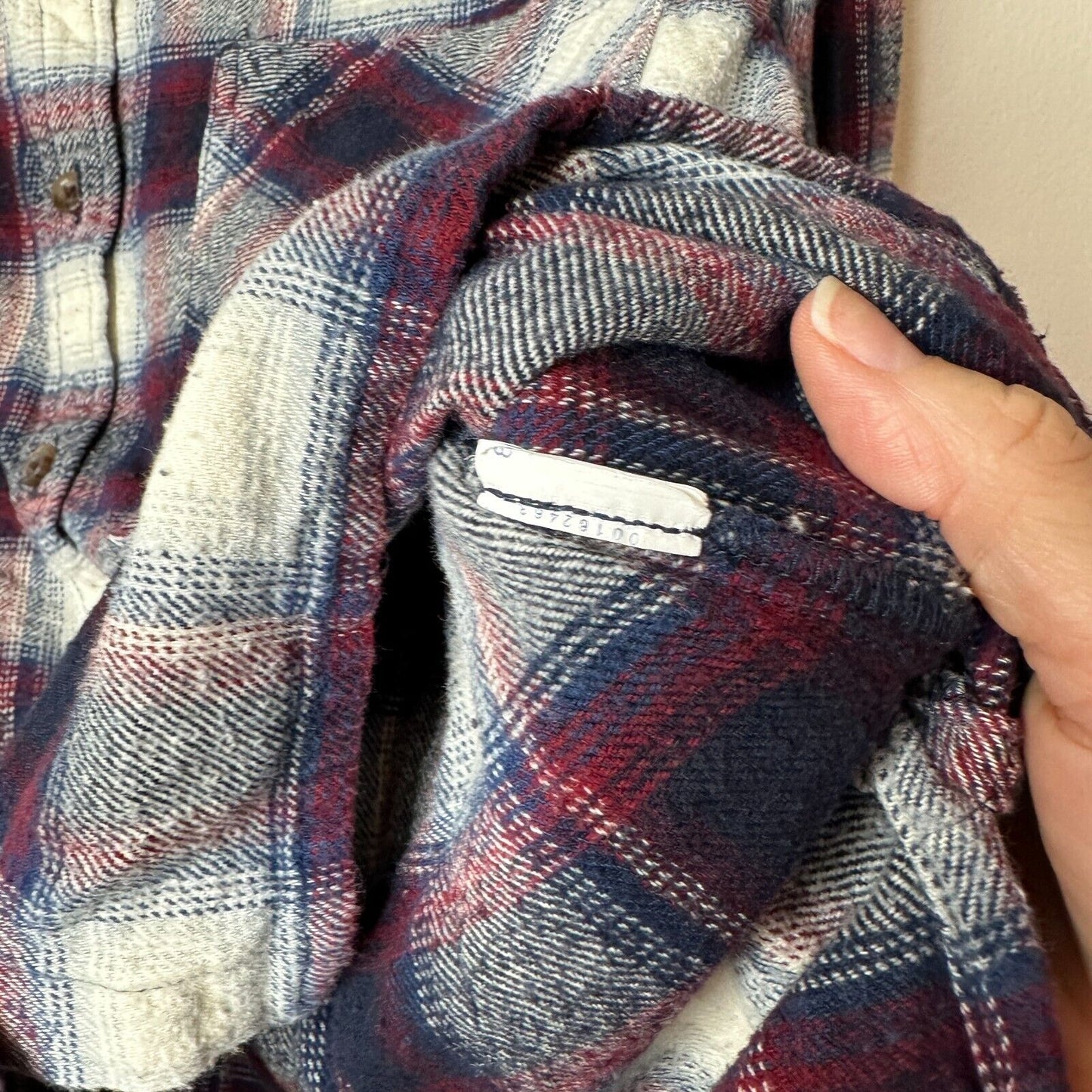 Black Red Blue White Plaid Cropped Long Sleeve Flannel Button Down Shirt M