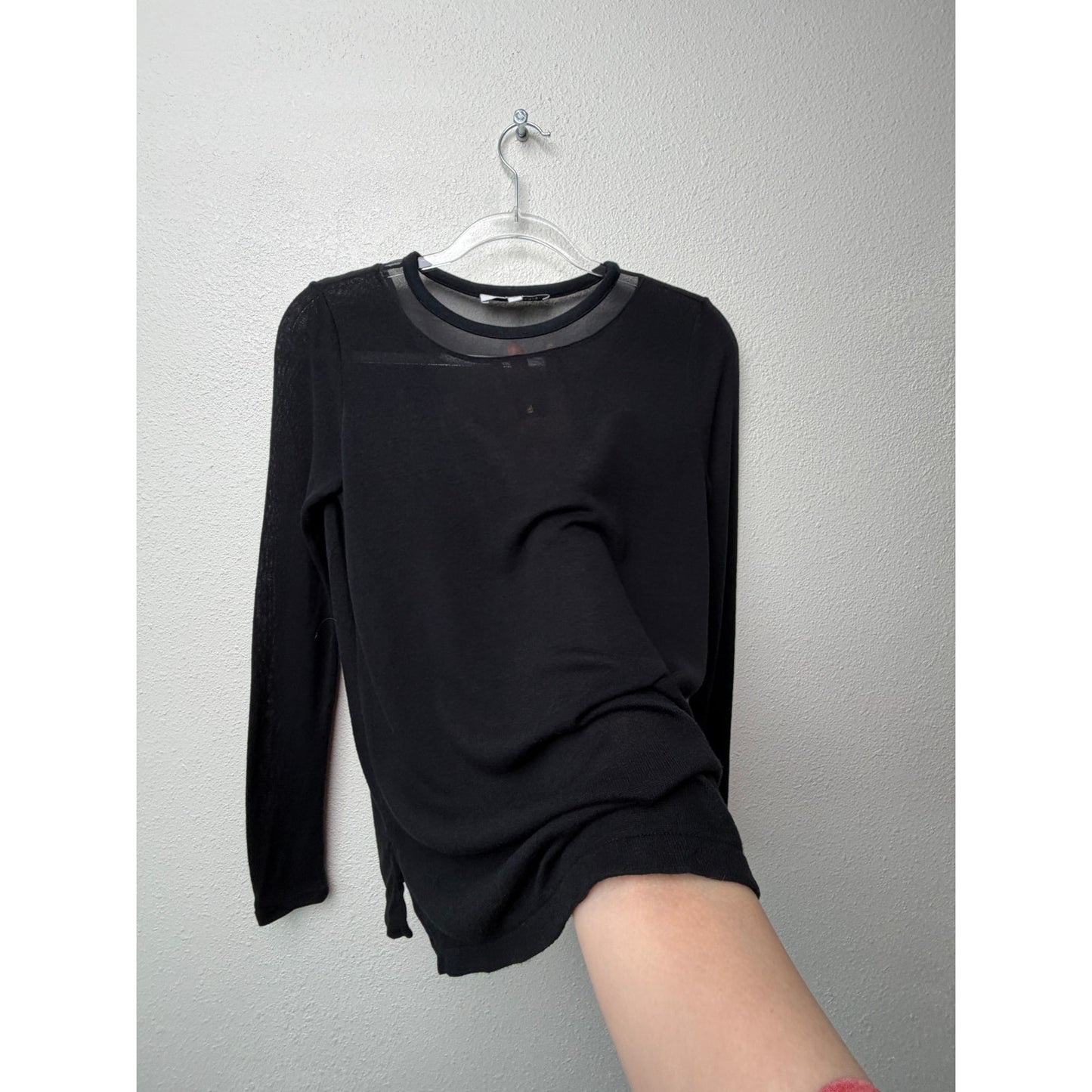 Elizabeth & James Black Sheer Mesh Yoke Long Sleeve Top Open Back Lightweight Knit XS