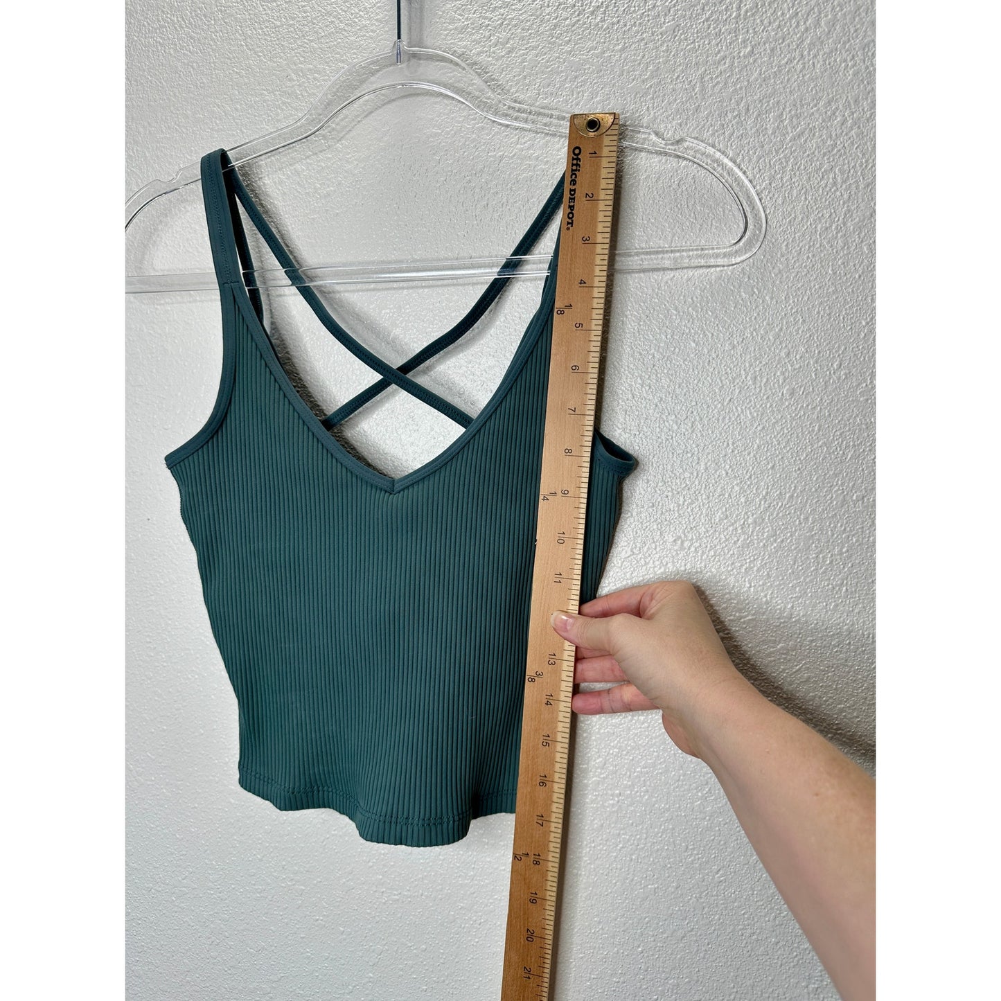 Vuori Steel Green Front V Strappy Back Rib Knit Sports Bra XS