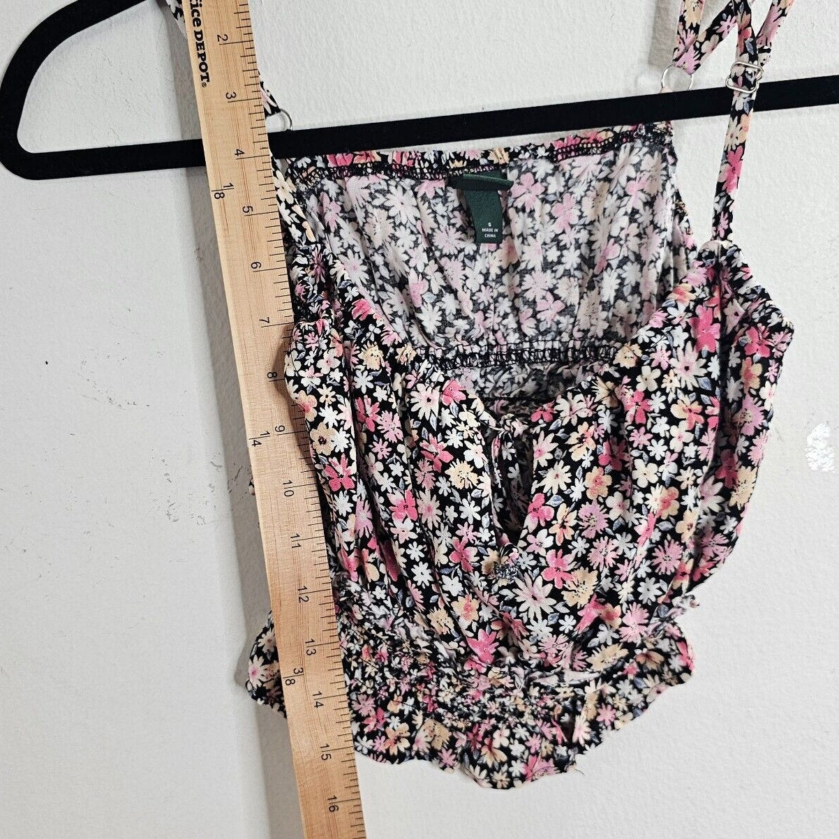 Wild Fable Black Pink Yellow Floral Keyhole Front Ruche Ruffle Crop Top Small