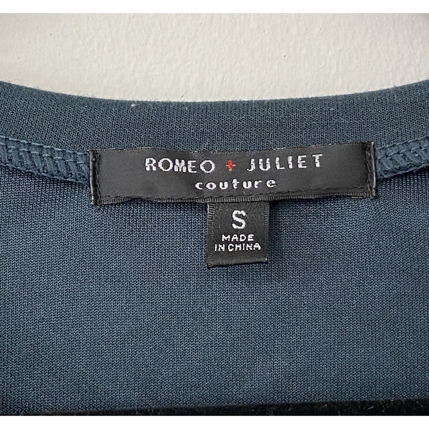 Romeo & Juliet Hunter Green Ruffle Long Sleeve Knit Round Neck Sweater S