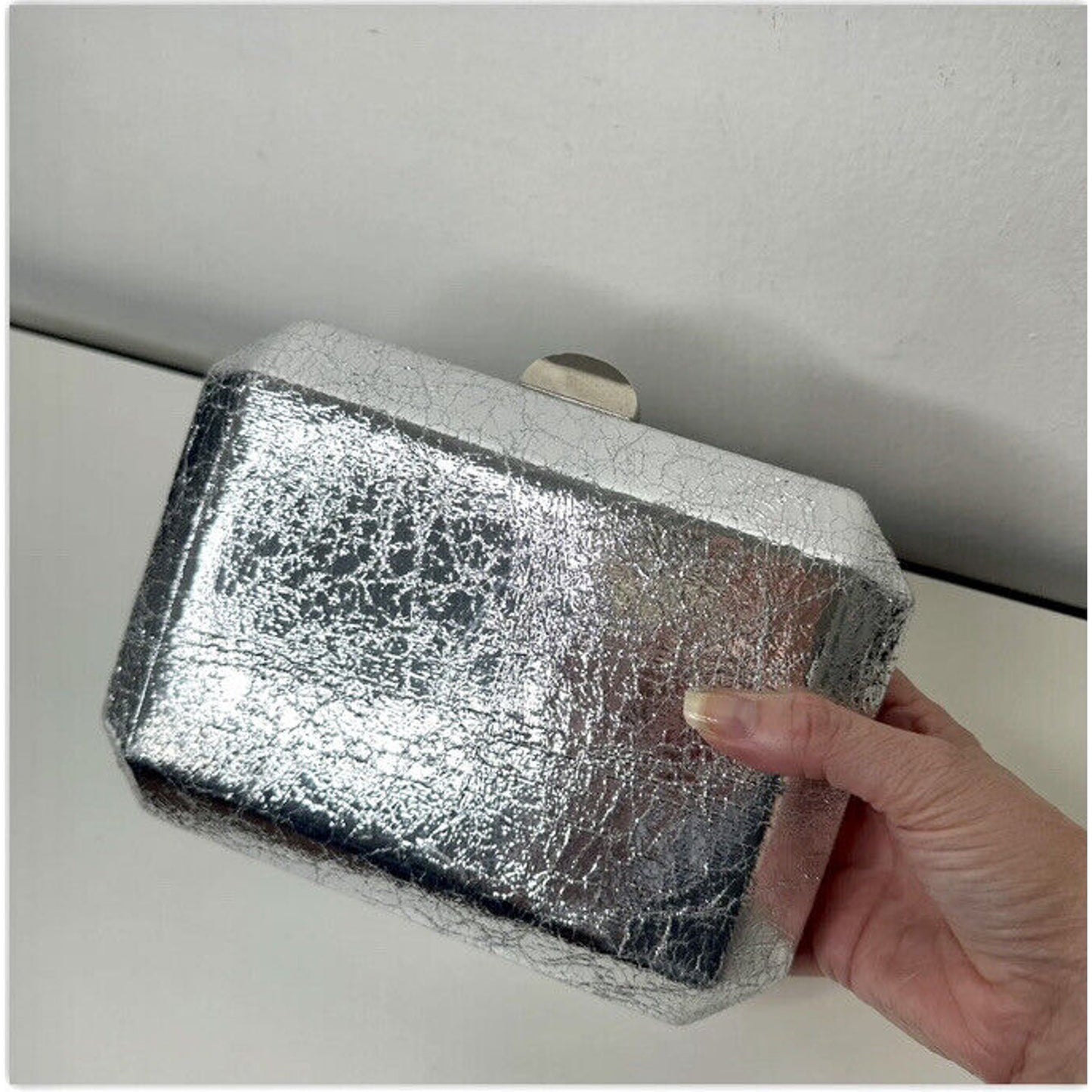 Lulu's Silver Metallic Krinkle Box Snap Close Clutch Purse & Chain Strap