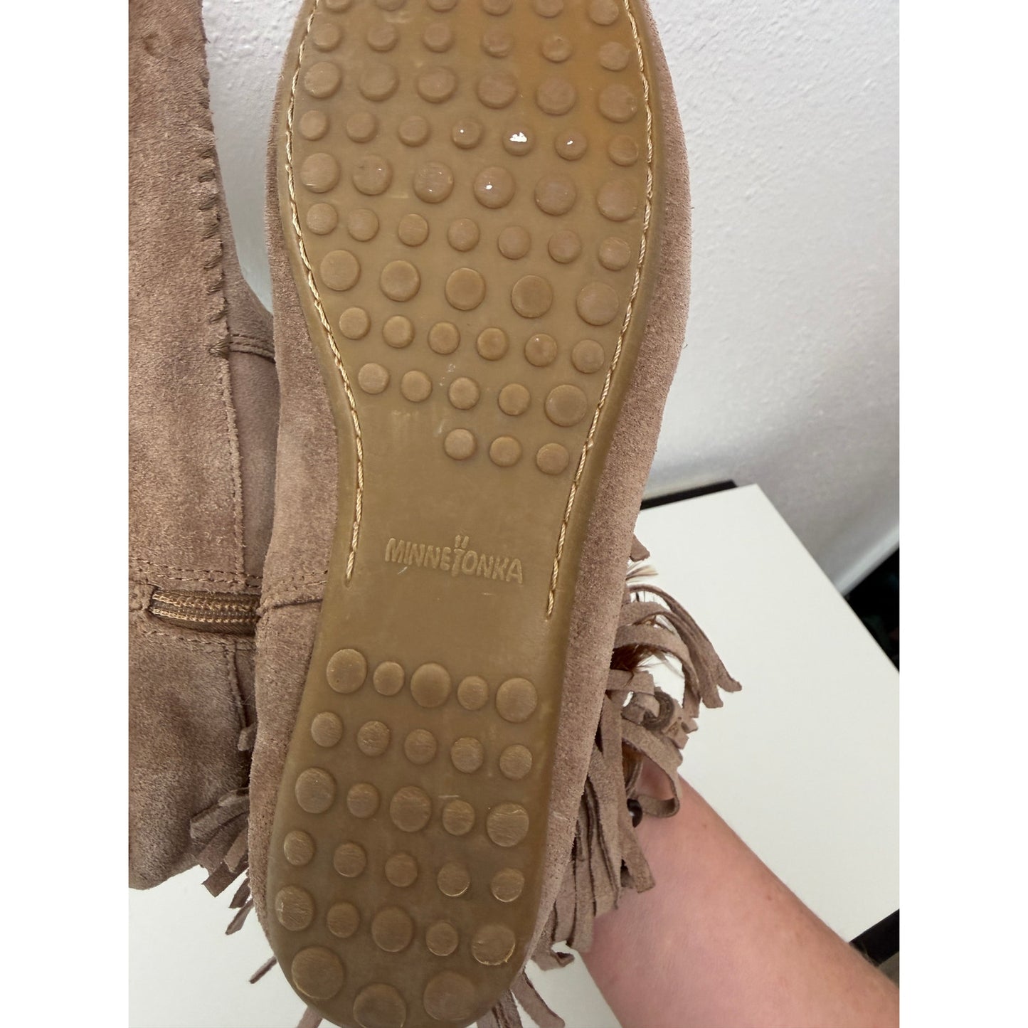 Minnetonka Taupe Suede Fringe Ankle Moccasin Boots Women's Size 8