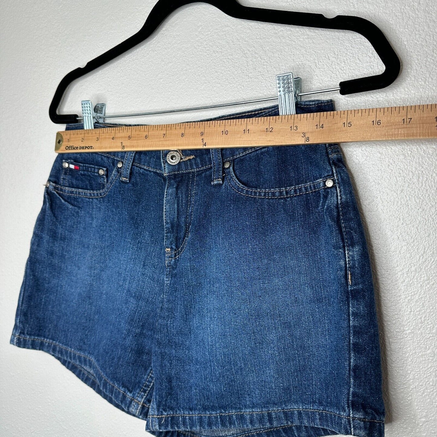 Tommy Hilfinger Medium Blue Wash Mid Rise Boyfriend Jean Shorts Y2K Flag Logo 4