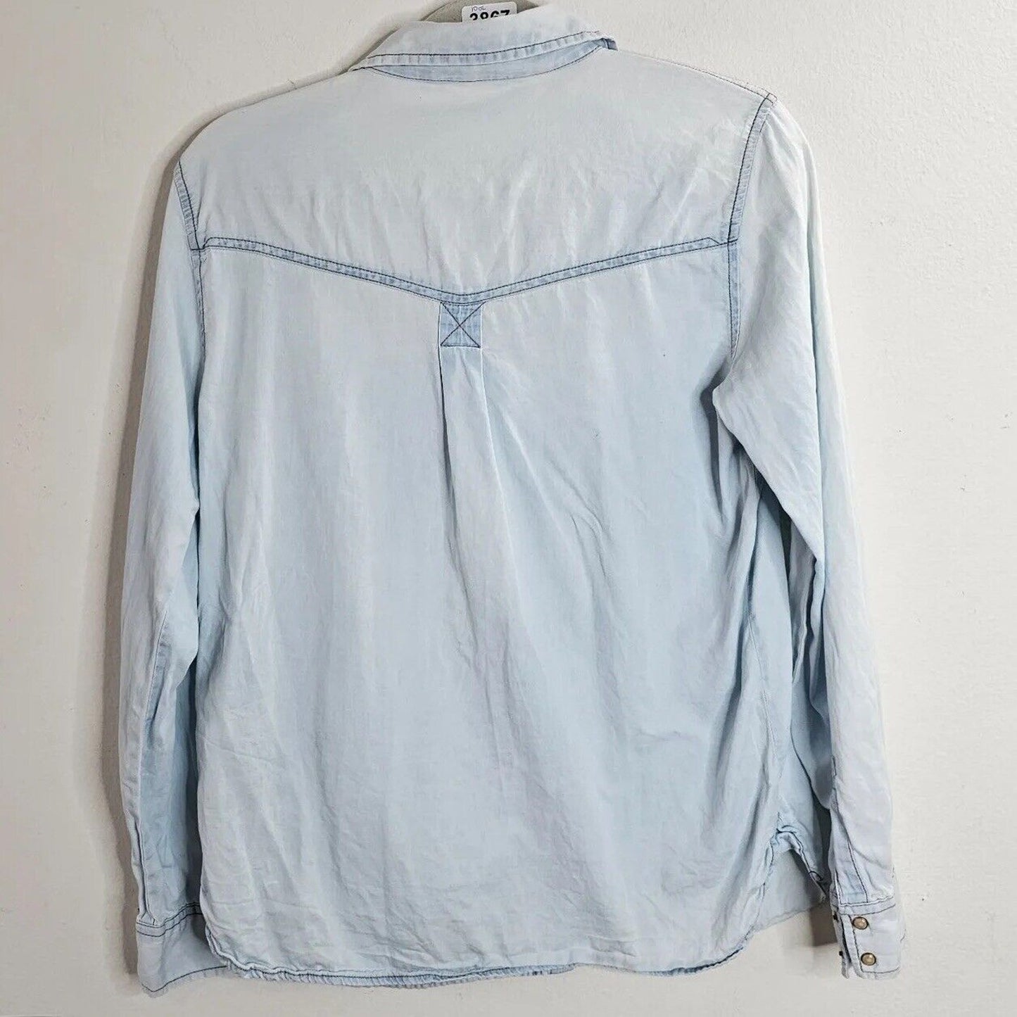 Zara Light Wash Blue Denim Pearl Snap Collared Front Pockets Long Sleeve Medium