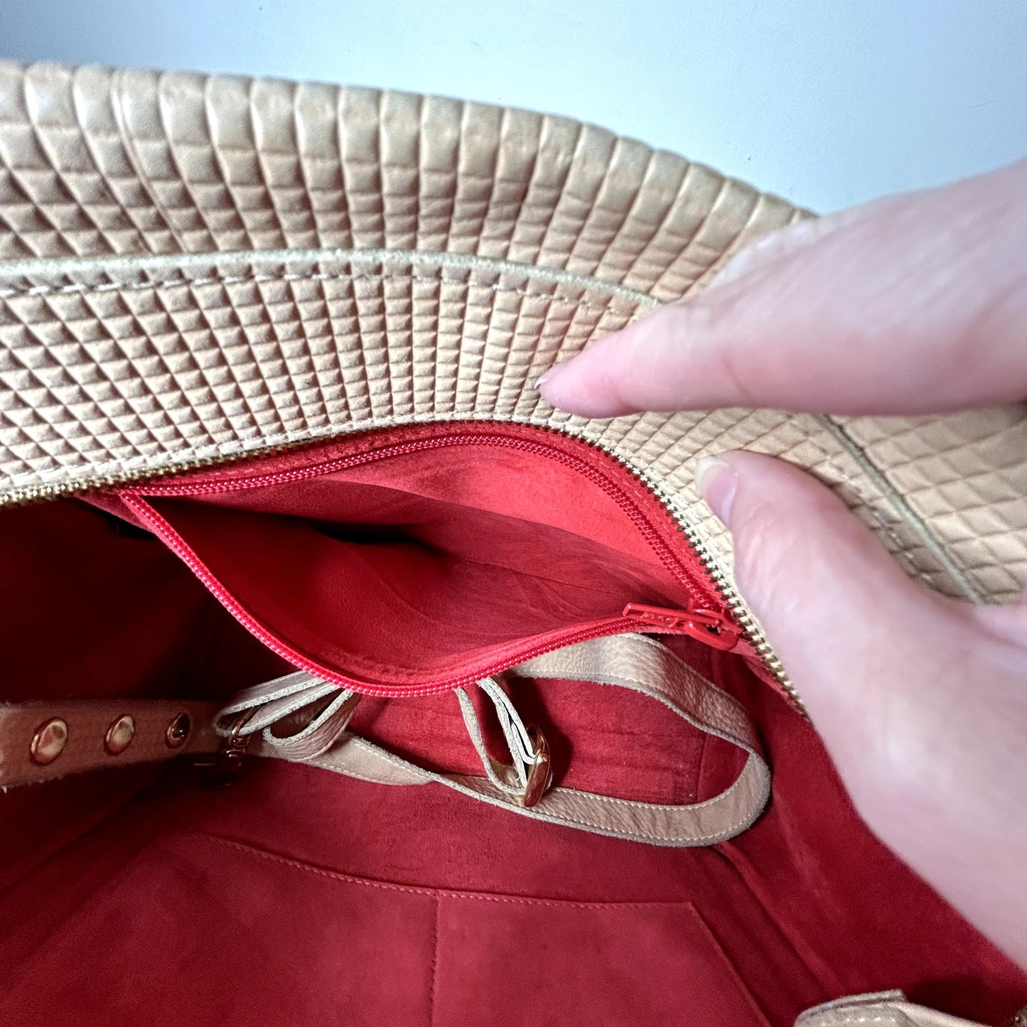Hammitt Cream Leather Satchel Front Zip Pocket Red Interior Purse Leather Handle