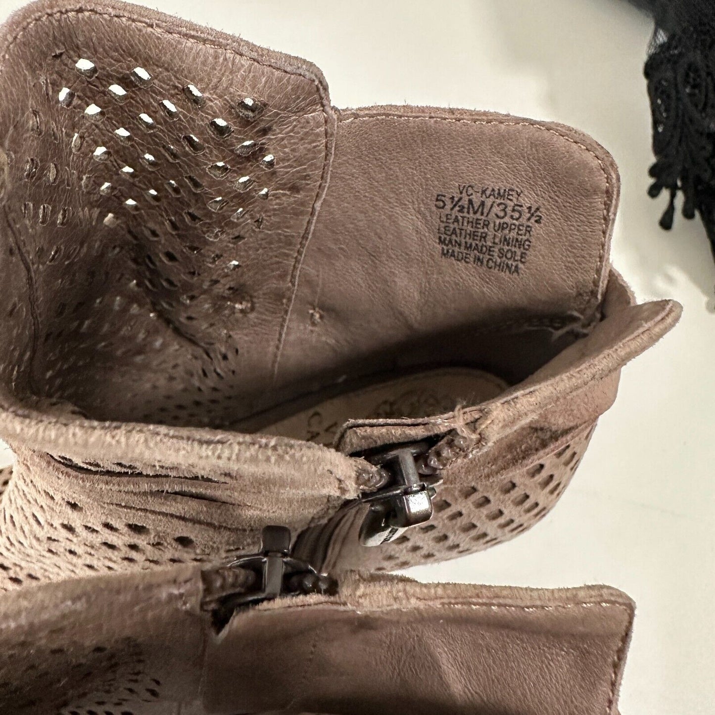 Vince Camuto Kamey Tan Taupe Suede Laser Cut Open Toe Tie Tassel Zip Booties 5.5