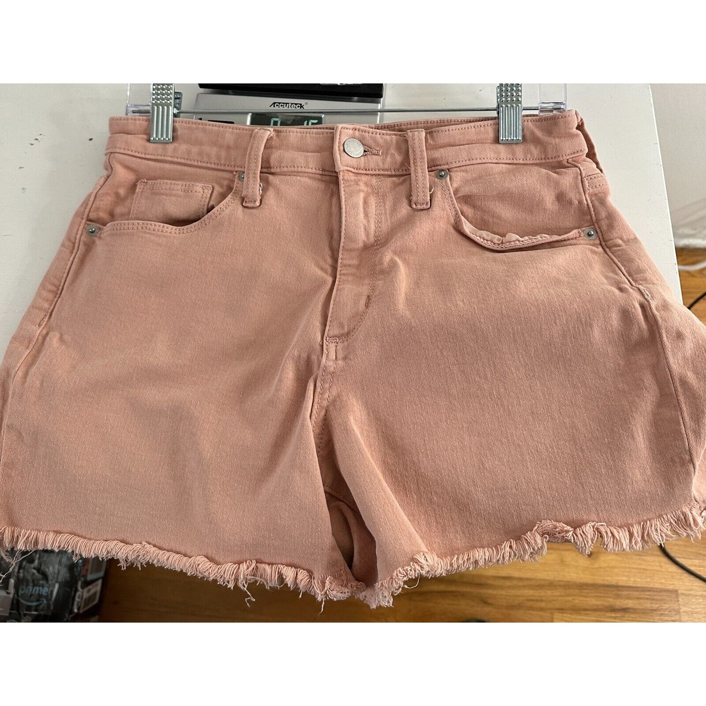 Universal Thread Peach High Rise Cut Off Raw Hem Jean Denim Shorts 8 / 29