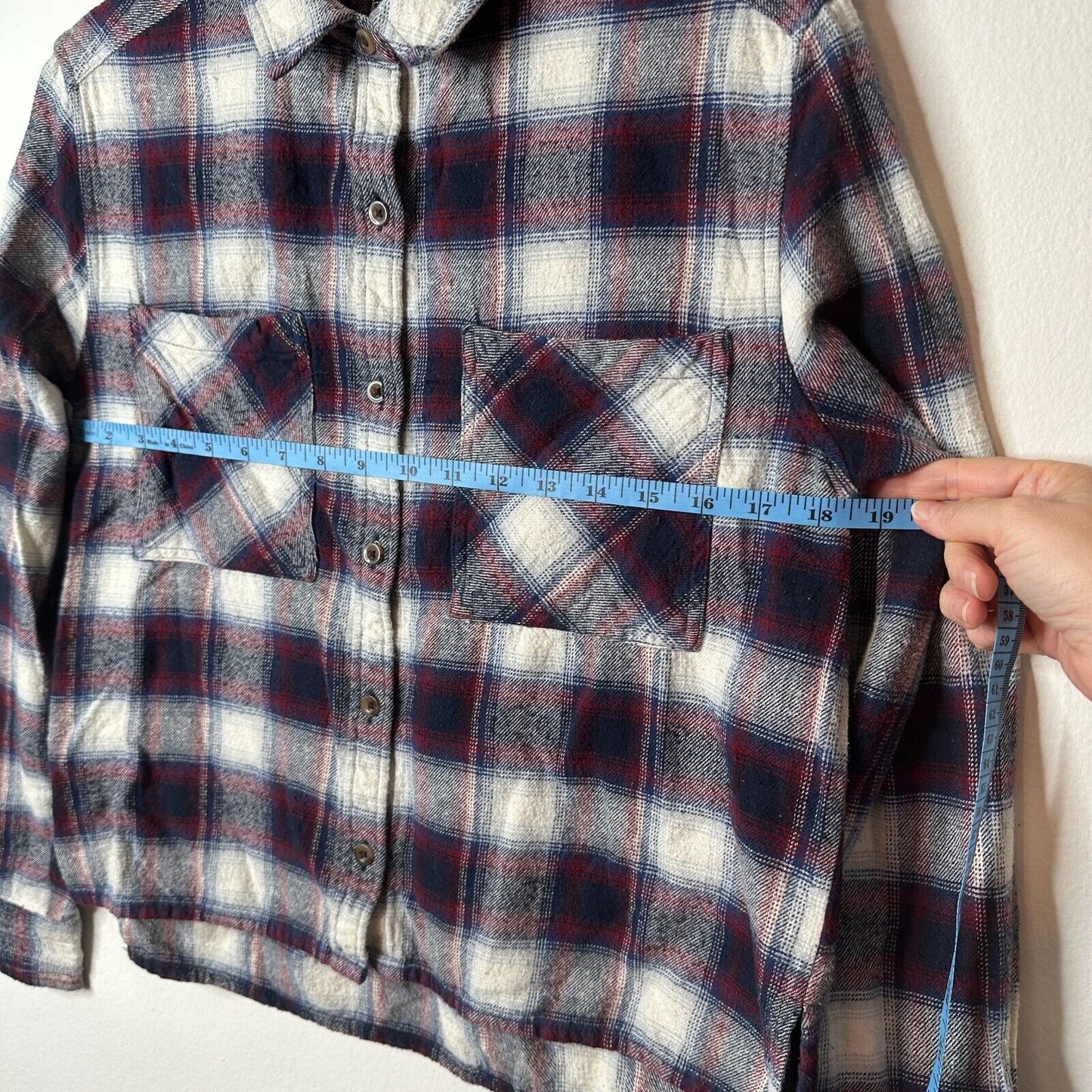 Black Red Blue White Plaid Cropped Long Sleeve Flannel Button Down Shirt M