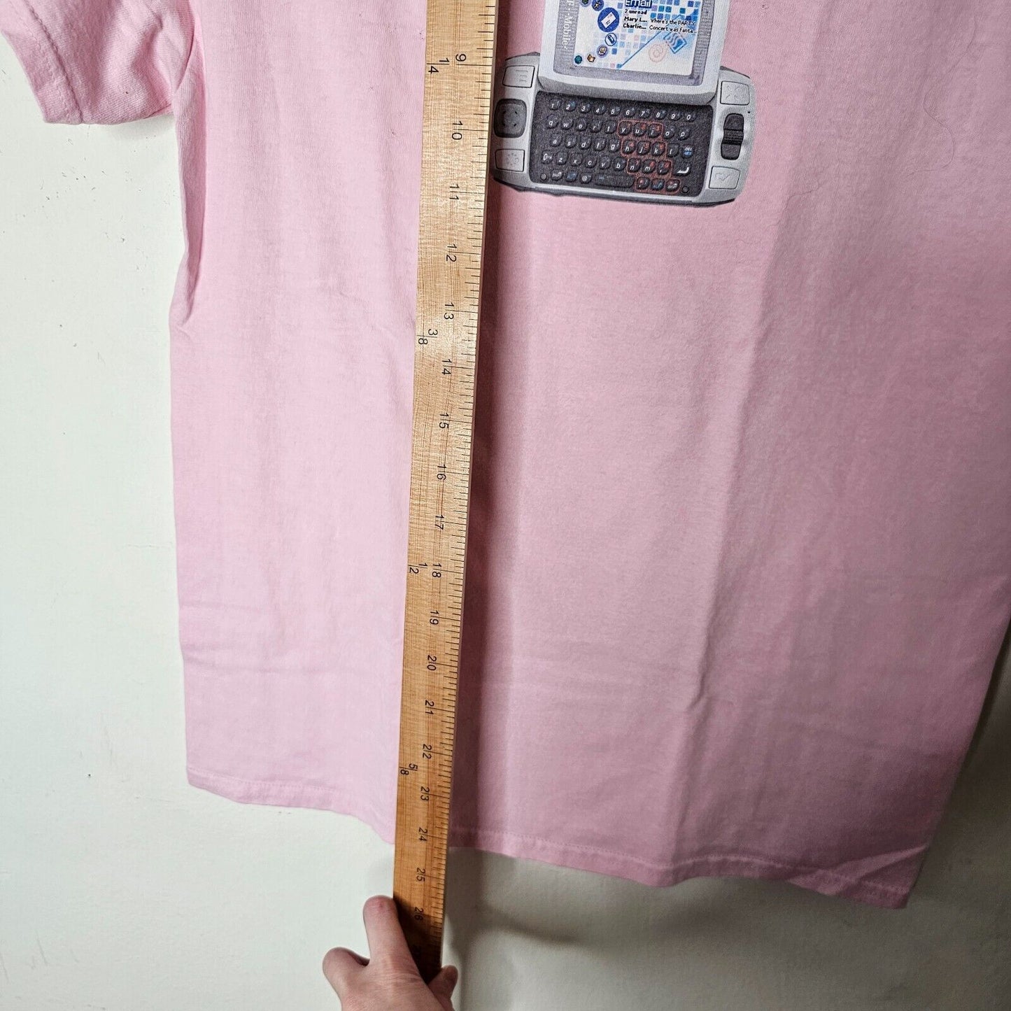 Pizzaslime Pink Signature Short Sleeve Crew Neck Tee Sidekick Phone Graphic SM