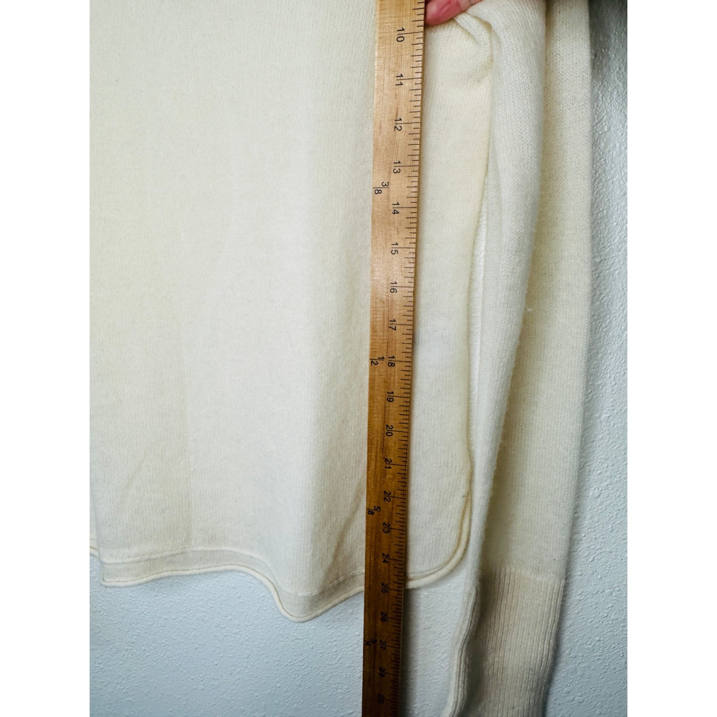 James Perse Cream Long Sleeve Scoop V Neck Cashmere Sweater 4 / XL
