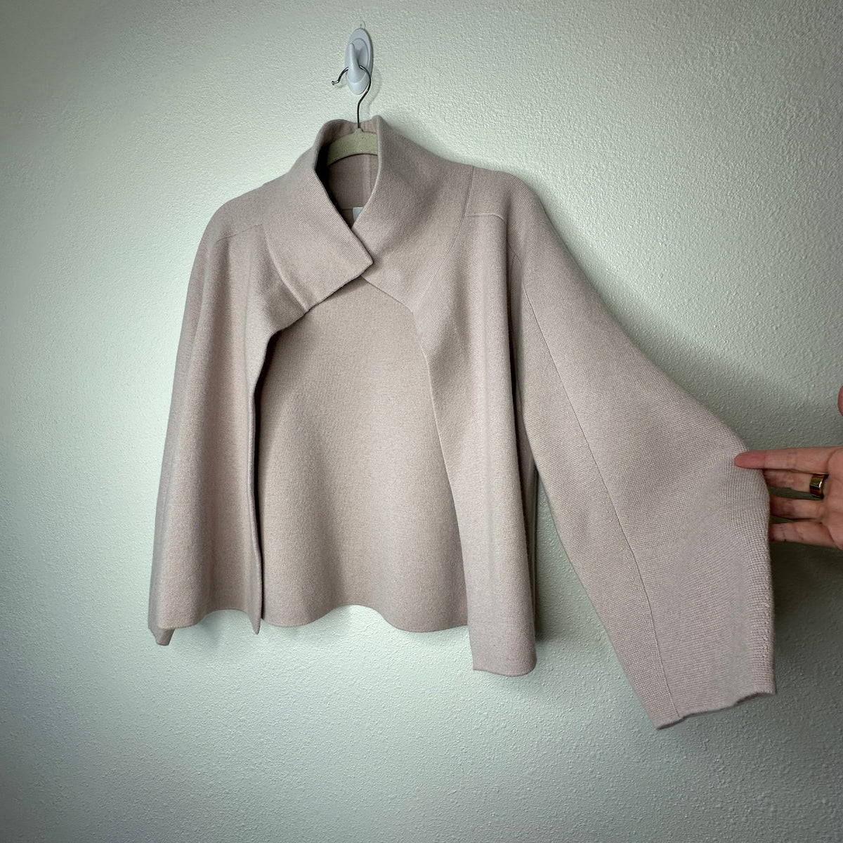 TSE Light Pink Magnetic Collared Cropped Cardigan Long Balloon Sleeves