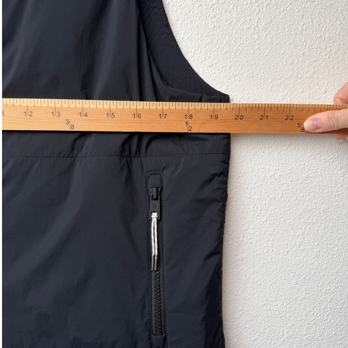 NWT Vuori Canyon Insulated Vest Black Womens S