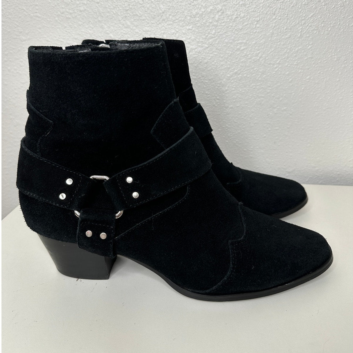 Caverley Black Suede Western Heeled Zip Ankle Boot Booties 39 / 8
