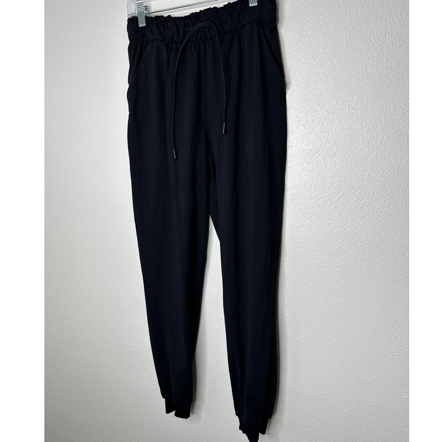 Lululemon Black Stretch High Rise Jogger Drawstring Waist Banded Hem 6