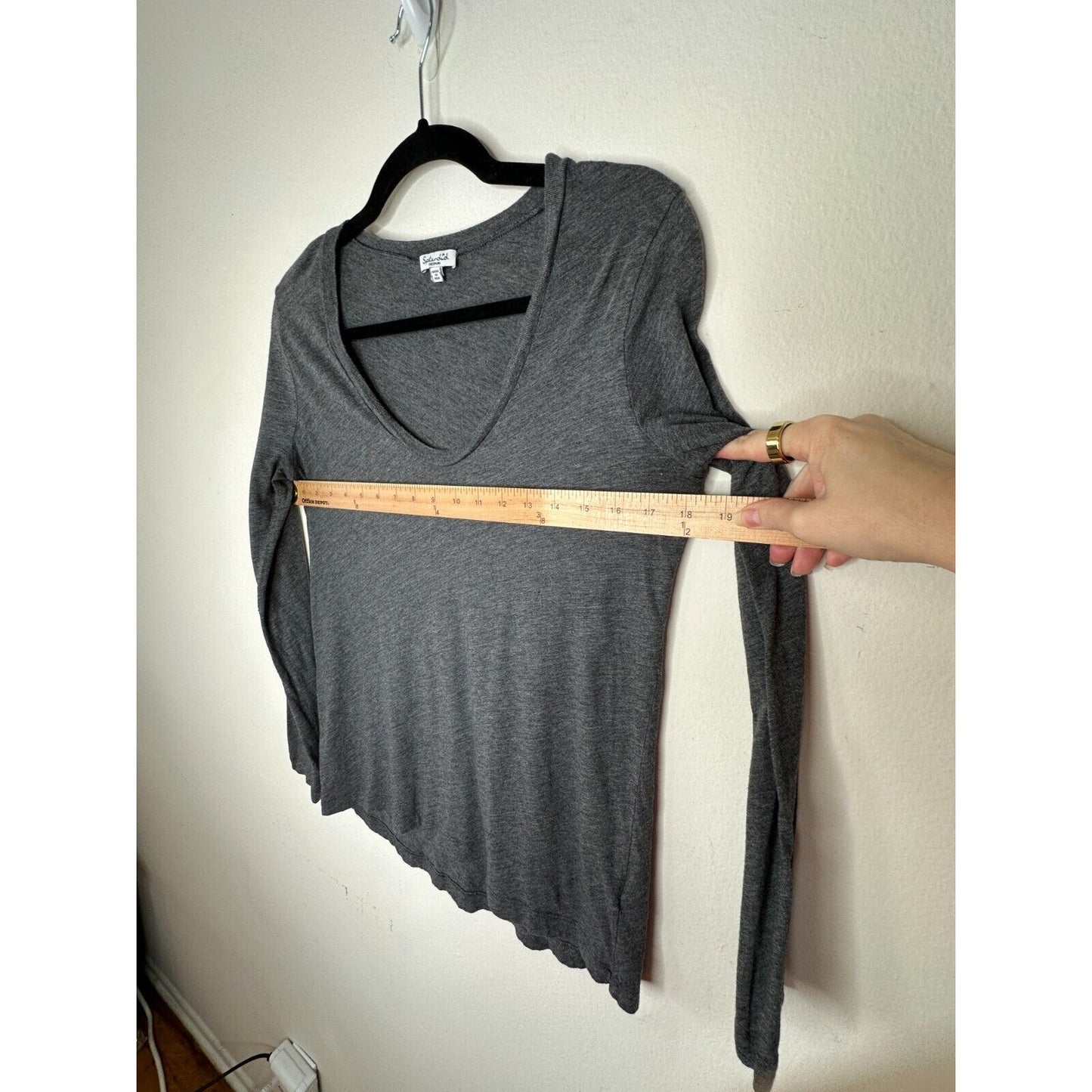 Splendid Dark Heather Gray Light Weight Long Sleeve Deep VNeck Sweater Top Med